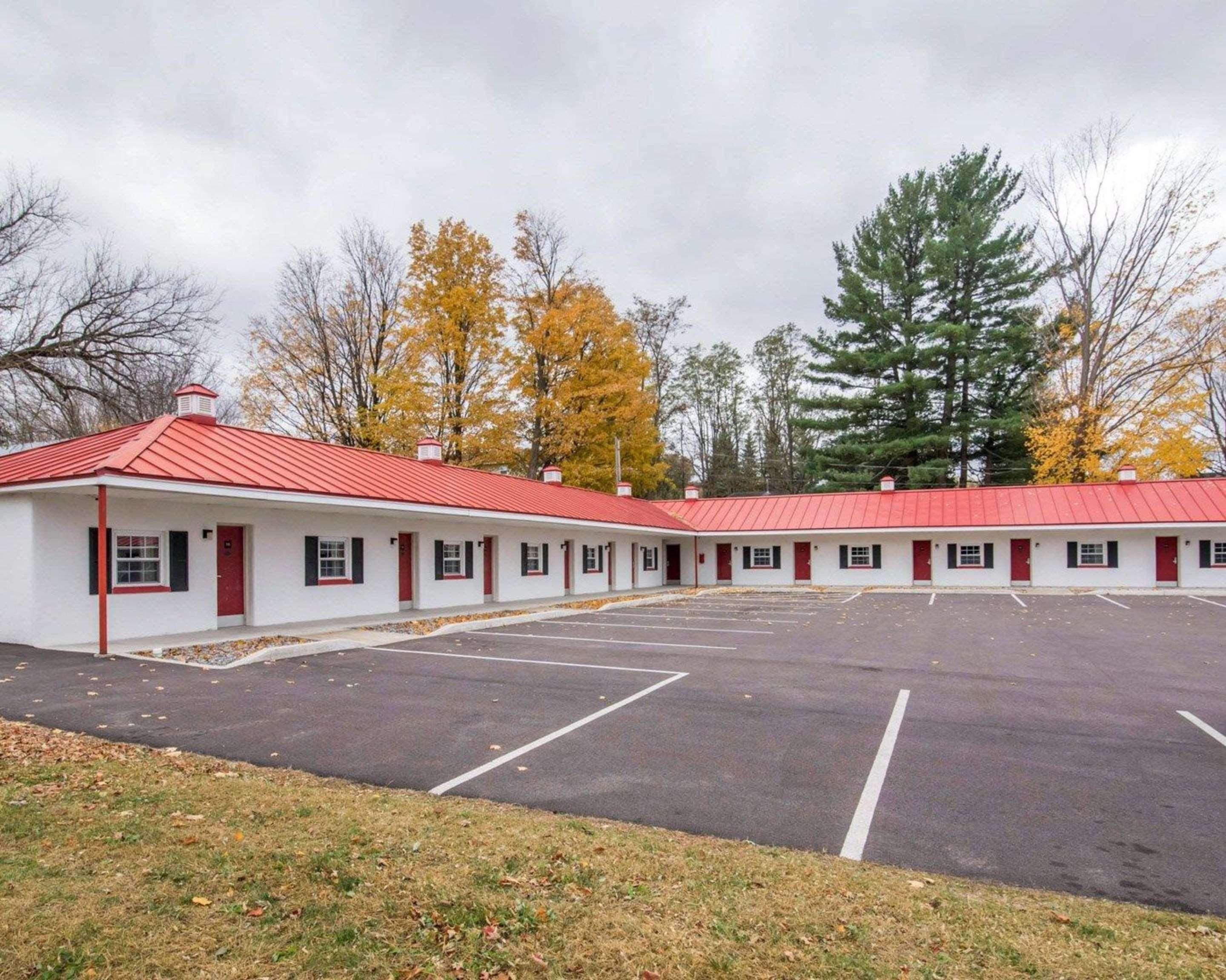 Econo Lodge St Albans Town St. Albans Exterior foto
